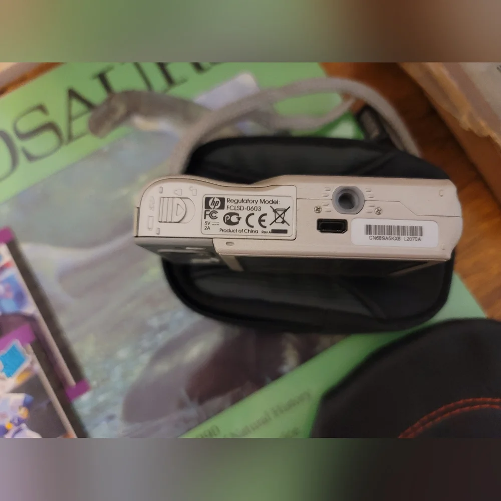Vintage Junk Drawer Lot: Collectibles, Sports, HP Photosmart R727 Digital Camera